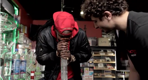 _Cannabinoids's tweet photo. In 4-20 news, “@HipHopWired: 2 Chainz Tokes From A $10k Bong [VIDEO] http://t.co/zVawJka6J7 http://t.co/oUU7kr3B8M”