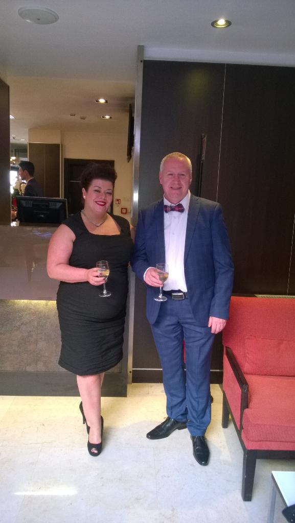 joannemccormic2's tweet photo. Oo all scrub up on route to style master gala http://t.co/vUXdEhsfQQ
