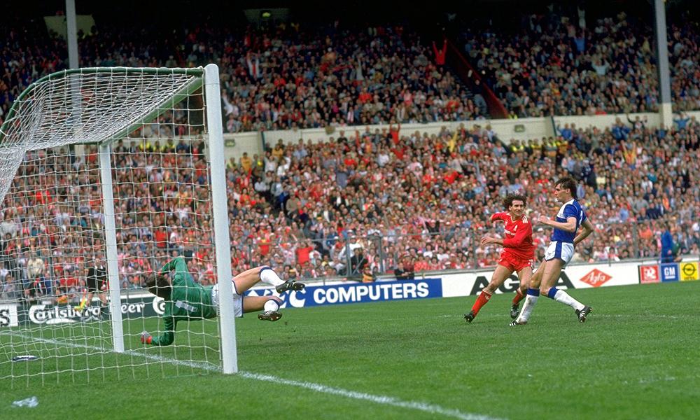 LFC's tweet photo. Three Australian players who have made their mark at #LFC: http://t.co/77xbnLdnh6 http://t.co/uvGJDjaStf