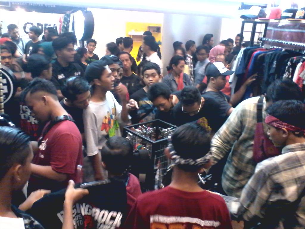 DASRockMerch's tweet image. edan mahhh tiga hari kemarin di @indiclothingxpo, thanks all :)) #The7thICE