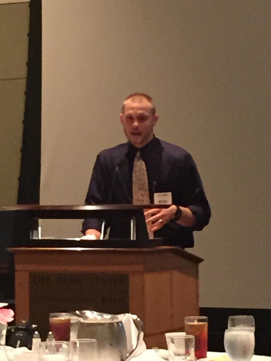 APSE_sportmedia's tweet photo. @KG_Newms of @thefanVSN accepts John Curley Center award for Excellence in Youth Sports. http://t.co/r03uBo7kfI