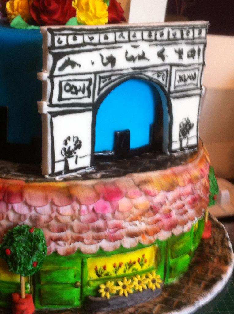 45bakerst's tweet photo. Disney cake Paris is coming on great should be finish soon...... http://t.co/mH8JqpTZ5Y