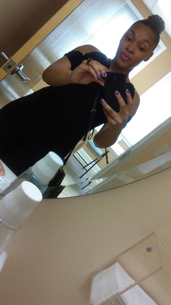 92symone tweet picture