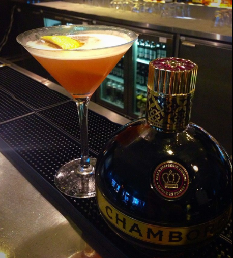 EightClubLondon's tweet photo. #Mondays are never boring at #EightMembers … http://t.co/zAqi7Xqn9p