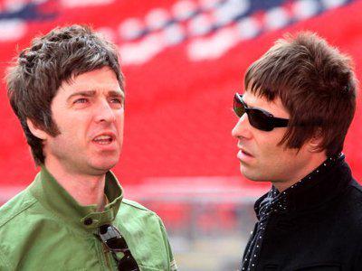 detikcom's tweet photo. Oasis Akan Reuni Tahun Depan? http://t.co/SUxVy2vG4r via @detikhot http://t.co/FRwNnvQ2vp