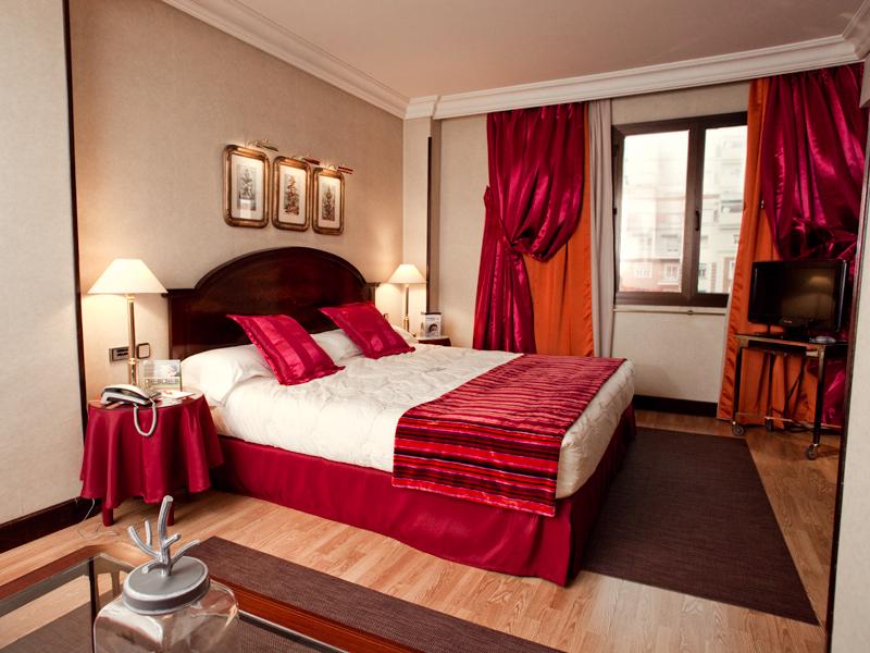 hotelcondeduque's tweet photo. ¿Estás pensando en venir a #Madrid? Hazlo con las mejores #ofertas en un hotel de 4*. http://t.co/BQIOgIITAN http://t.co/okbYHeULyy