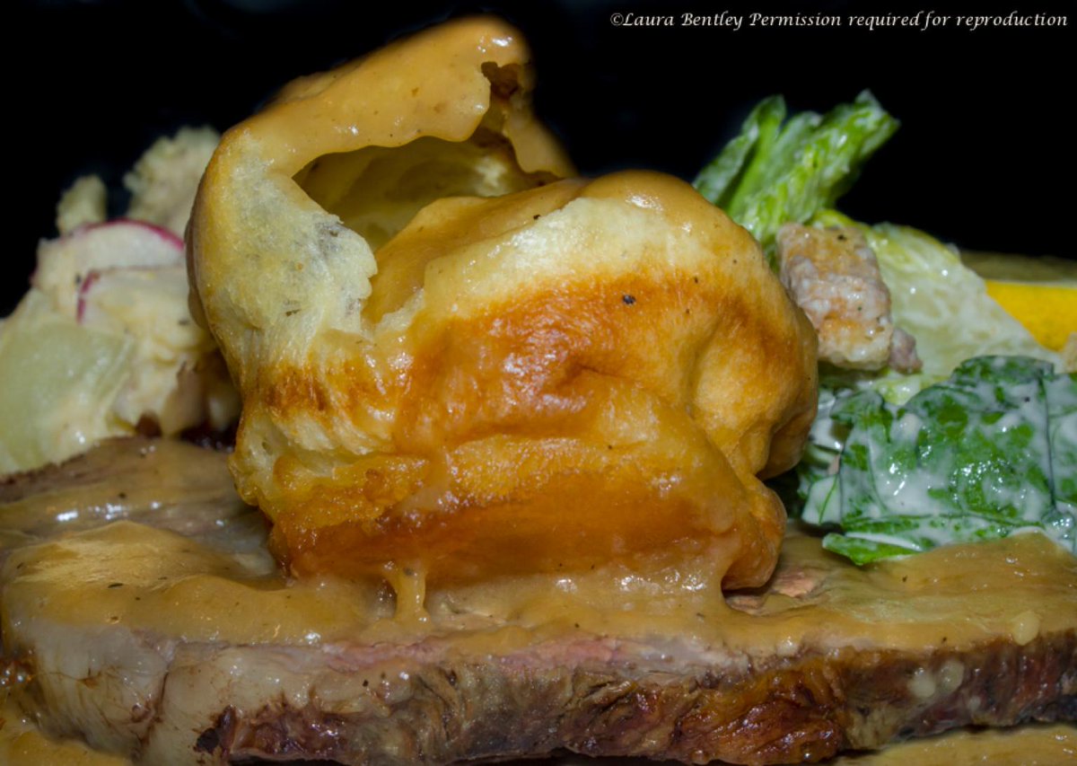 ABBestphotos's tweet photo. Letting my inner chef run wild today #AAAAlbertaBeef #YorkshirePudding
Thinking a cafe & print shop in my future :) http://t.co/2WOb2wlWNi