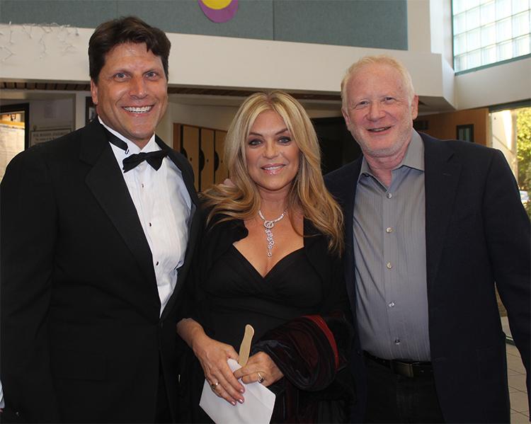 ConejoRPD's tweet photo. Thanks to everyone who attended #PromAgain! See groovy pictures at http://t.co/6r5ClWqzny. #ThousandOaks @JimFriedl http://t.co/QX7w0J0nmJ
