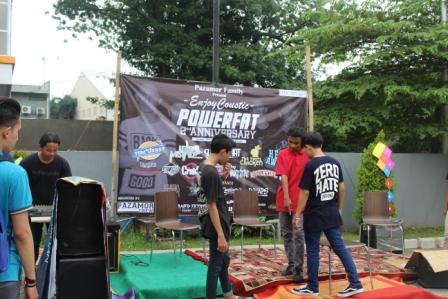 FyanBlast2's tweet photo. Anniv @PowerFat_ Wearing Zero Hate @katadochi 😁 http://t.co/g47FkJrLPI