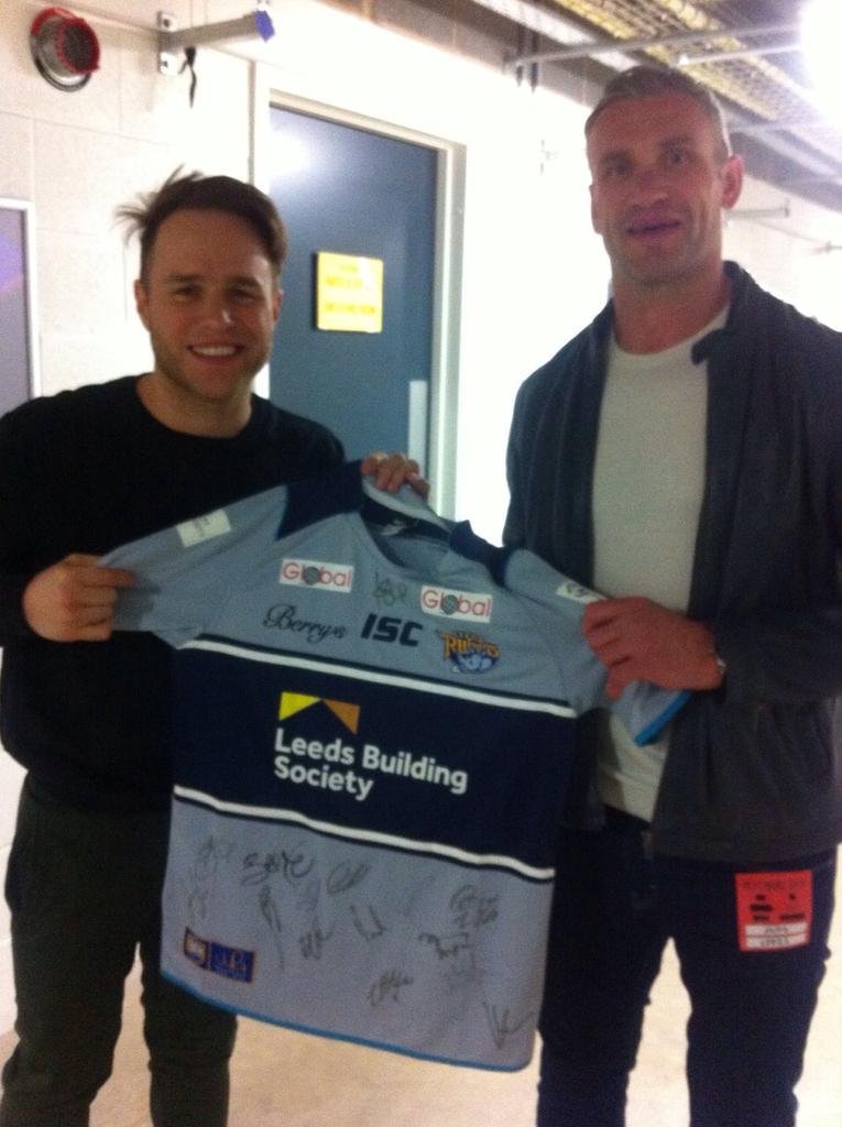 JamiePeacock10's tweet photo. Just been to @fdarena to sign this lad up as my replacement next year for @leedsrhinos @ollyofficial http://t.co/j4UZjUTna9