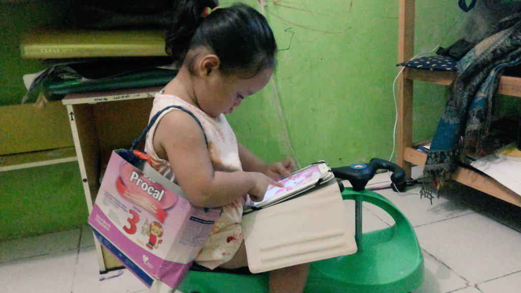 wilduth's tweet photo. Serius main salon-salonan @parentingINA #PITwitpic http://t.co/GWPEmeg8iq