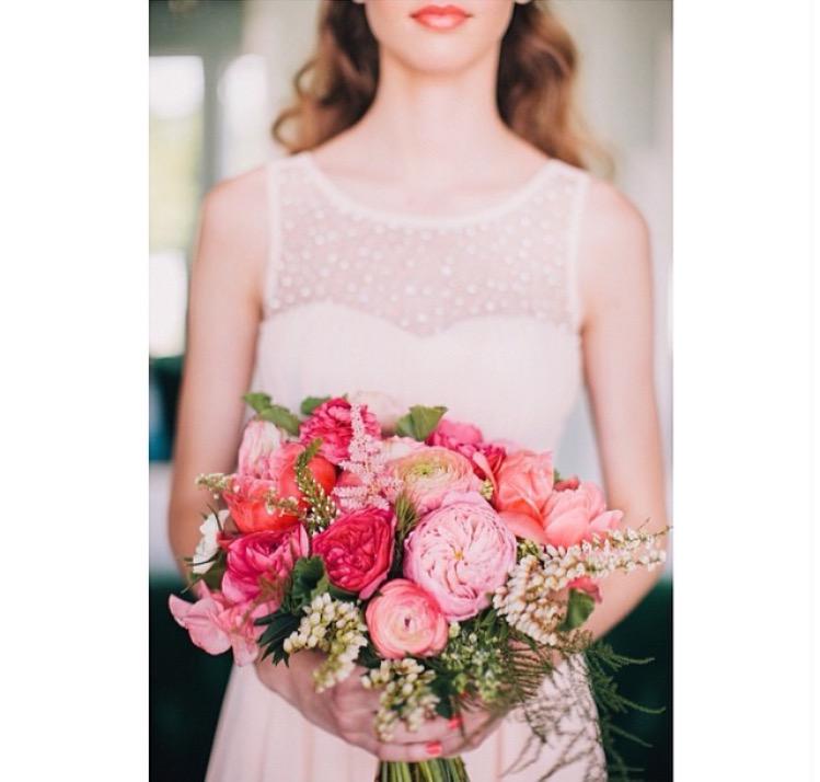 Beautiful blush on blush with the perfect pop of vibrant pink! Photo by <a href="/fondlyforever/">Fondly Forever Photo</a>