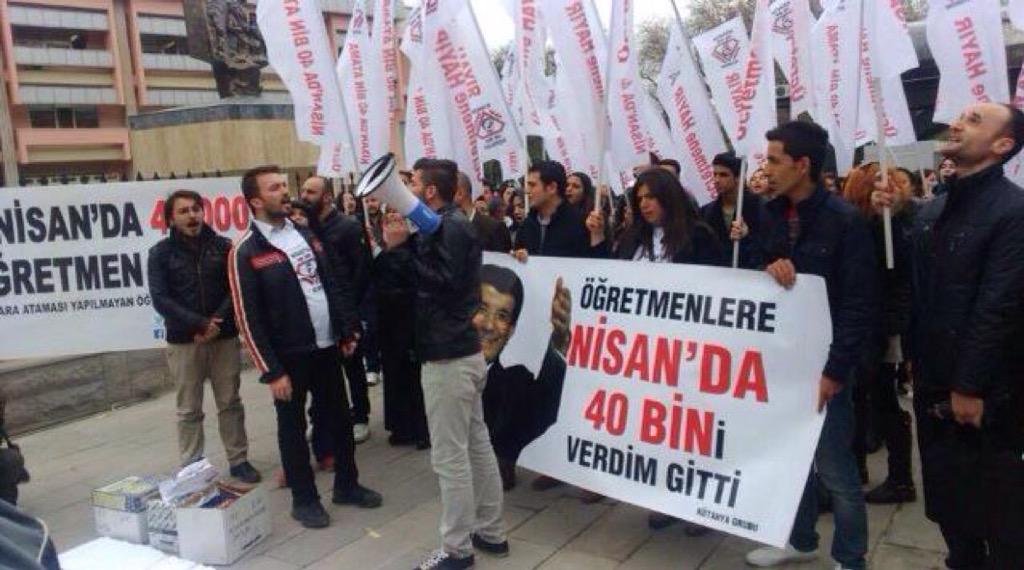 47binatamanisan's tweet photo. @RT_Erdogan Bestepeden OgretmeneMujde DUALAR KABUL OLSUN EMEKLERİMİZİN KARŞILIĞINI ALALIM İNŞ @Ahmet_Davutoglu http://t.co/UwDyW0Hg28