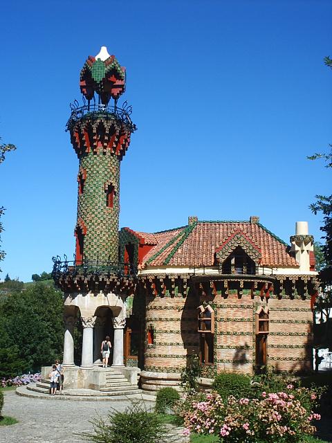 marta10mn's tweet photo. #miobrafavoritatema3 @artesigloXX Es "El Capricho" de Antoni Gaudí (1883) http://t.co/q3RlZ75fs5