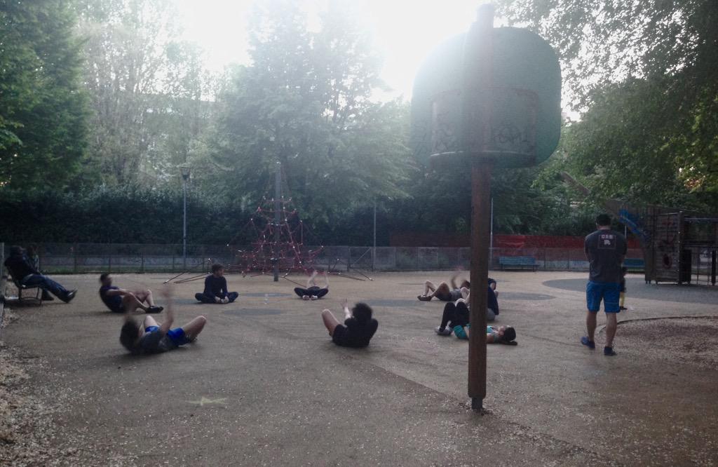Ale_Theia_'s tweet photo. Mal comune, mezzo gaudio (e addominali) @ParcoSolari http://t.co/niIZn1hwiv