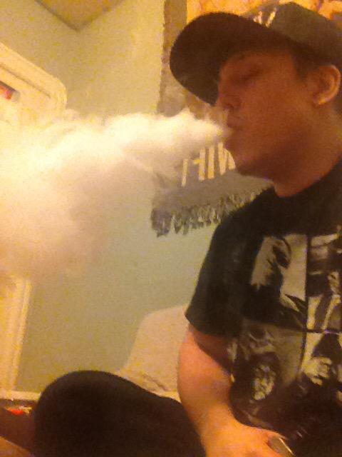 TeamSmoke781's tweet photo. TeamSmokes Owner Justin Rivers http://t.co/NENZk5wE8a