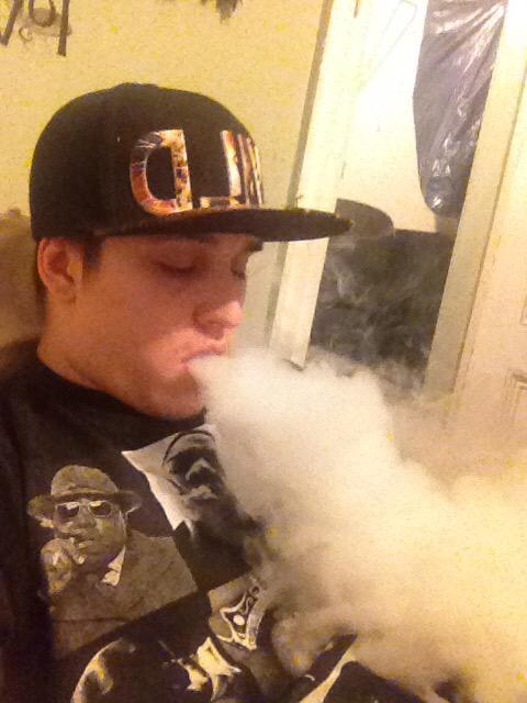 TeamSmoke781's tweet photo. TeamSmokes Owner Justin Rivers http://t.co/NENZk5wE8a