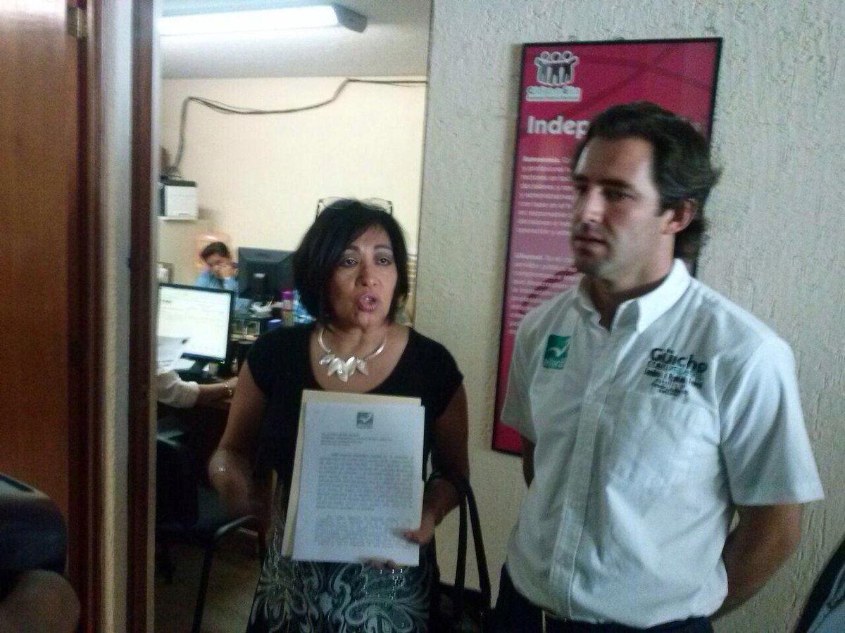 guicho_cobo's tweet photo. Haciendo petición formal ante @INEMexico para realizar #DebateDistrito15 #GuichoVaPorTi @EquipoDePrimera @gerislas http://t.co/gdQO5CL1j2