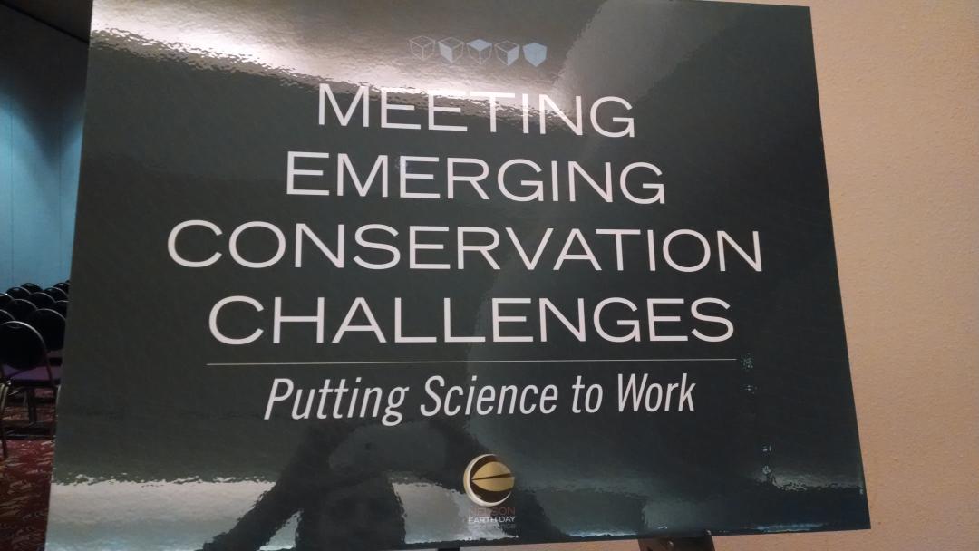 literaryfaerie's tweet photo. About to start the next session at the #earthdayconf! @ECOalityMag http://t.co/0paWZyohuo