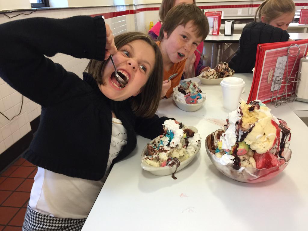 benjamingilpin's tweet photo. This is determination! #CelebrateMonday #ReadingMonthCelebration #wsdpanthers @julieoliver333 @rockandread2nd http://t.co/I3x6fG02bb