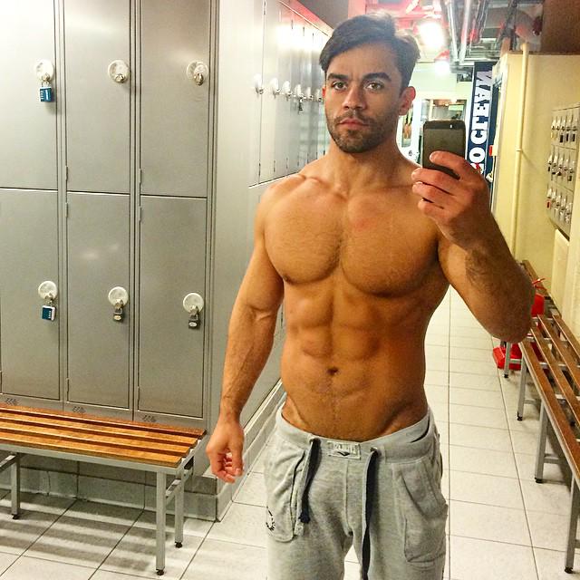 ToddJSaporito's tweet photo. Let's get started. Pump this Monday, bitch! 💪💪 #gym #morning #riseandshine by archangelgreenray #itsToddS #ToddJSapo… http://t.co/tASqG4HZbK