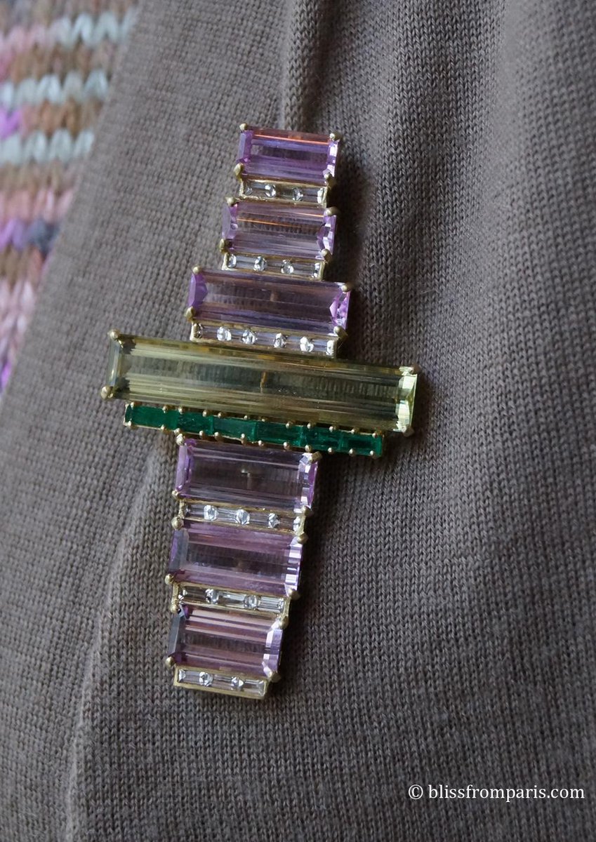 BlissfromParis's tweet photo. Brooch by Deanna Hamro Kunzite+Green Beryl+Emerald Crystal+Sapphire #Brooch #handmade #onlyone #coutureselect http://t.co/OfqyoUFR9d