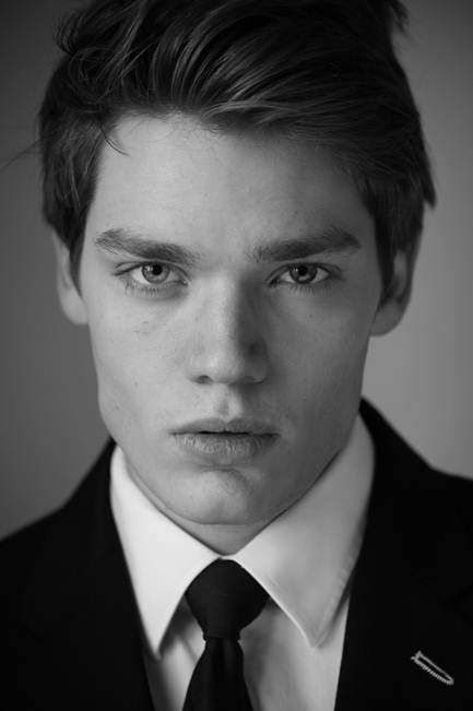 ShadowhuntersTV's tweet photo. RT if you are happy that @DomSherwood1 will be playing Jace on #Shadowhunters! http://t.co/IBvhNq2IPQ