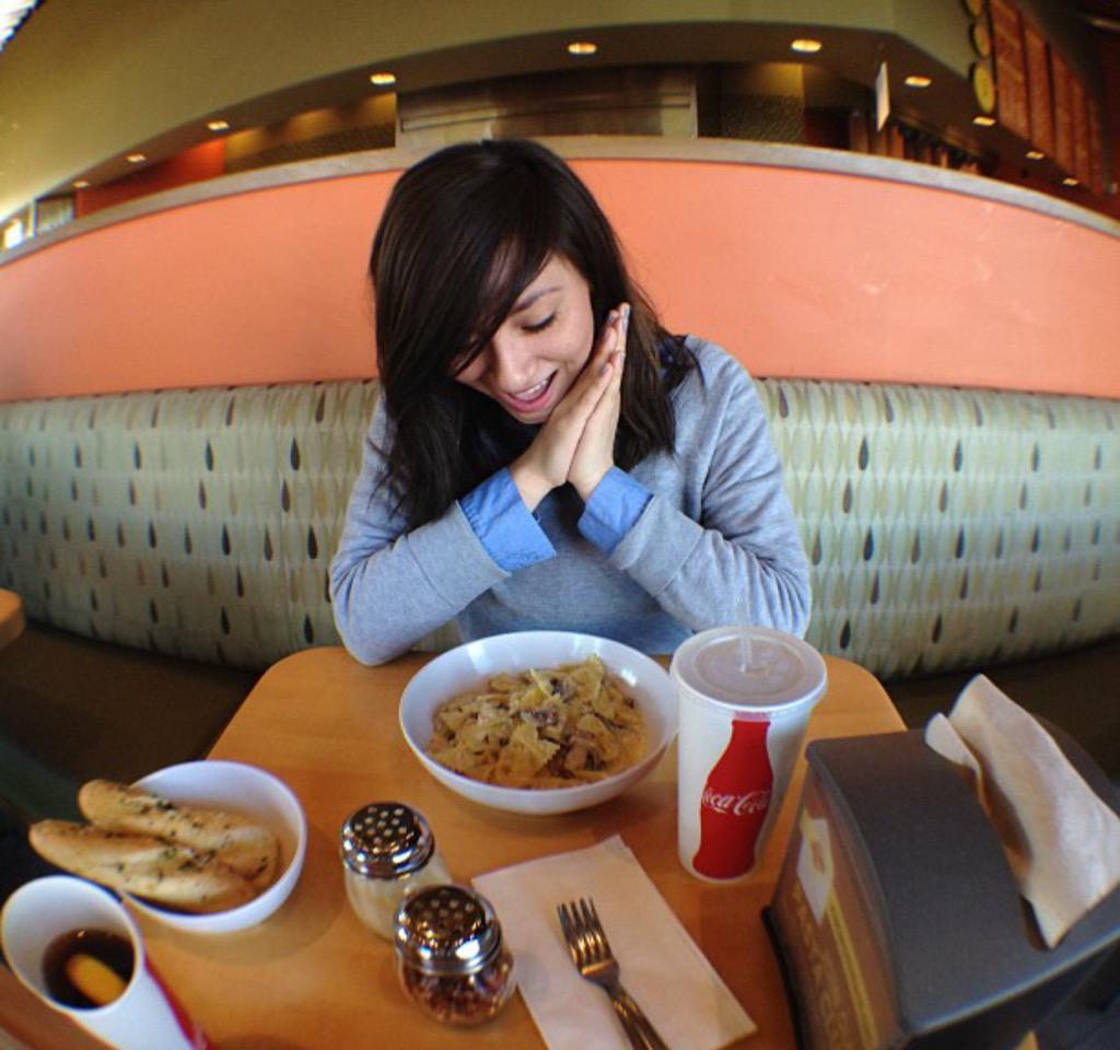 MacShackVegas's tweet photo. Happiness is a bowl of #macandcheese. http://t.co/z6oKNiHOMh