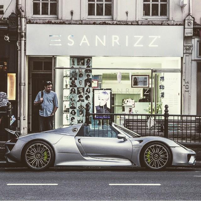 OnlyCarrera's tweet photo. Photo by : @exotic_car_lover #picoftheday #porsche #918 #spyder #porsche918 #fast #cool #rich #expensive #millionar… http://t.co/VFPEn8FqIJ