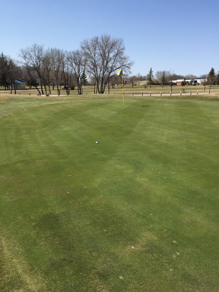 BMcHolty's tweet photo. And 2015 golf season begins! #pidgegolf #goodtimesahead http://t.co/GYAPYysBqb