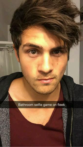 valevivir7's tweet photo. 💘I'm glad you exist!!💜 #AnthonyPadillaIsPerfect 😁😄😘💋❤💖💞✨ http://t.co/R6n6kJipXl