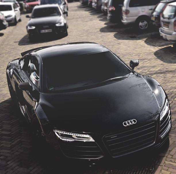 _InFieri's tweet photo. Blacked out R8 V10 Plus🔝✖️ http://t.co/IgPuLJQjZb