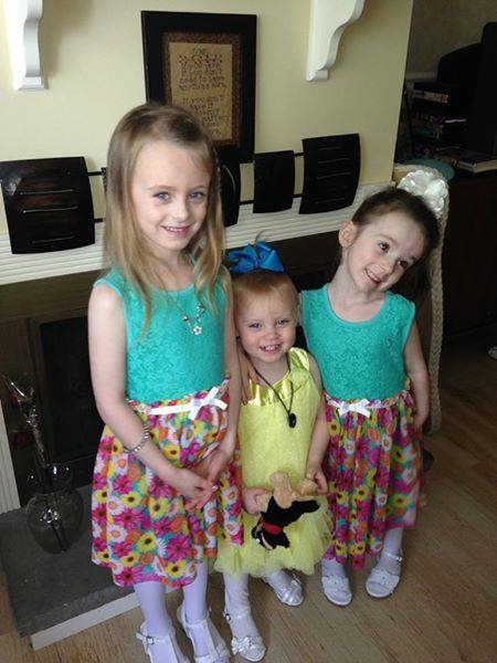 16NPSeason5's tweet photo. These 3 sisters got all dressed up for their aunt's wedding! #AleeahGrace #AliannahHope #AdalynnFaith http://t.co/Blcx4pyYr8