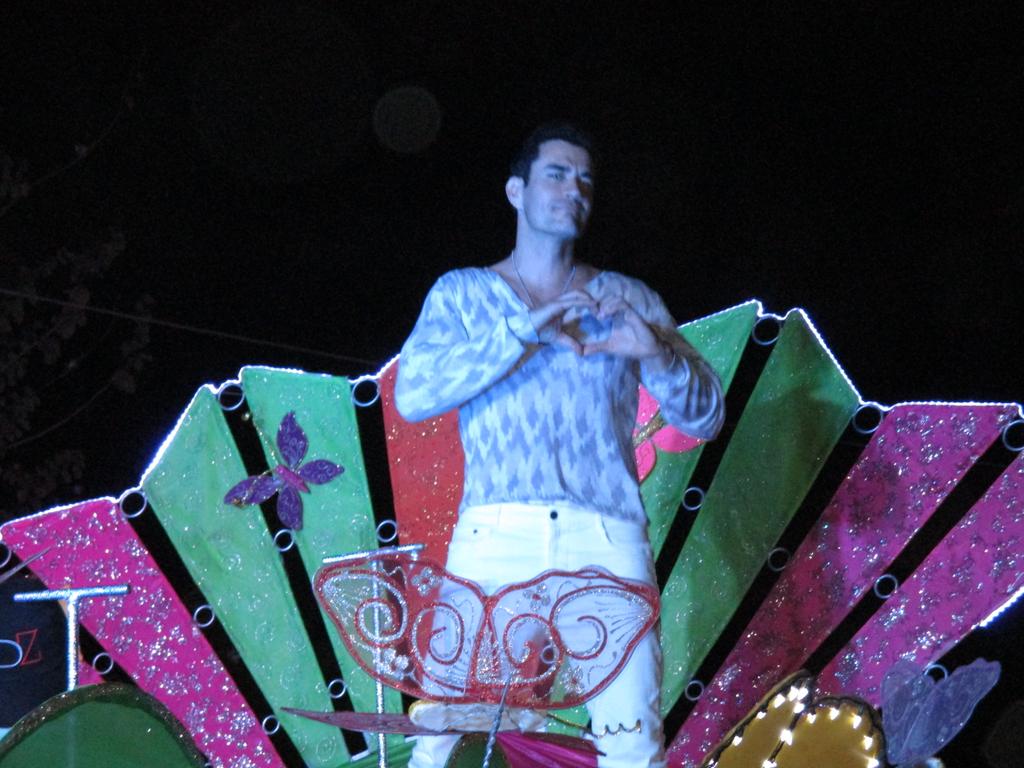 nenamtzc's tweet photo. @davidzepeda1 guapo!! Y un lindo con todo el publico #tihuatlan2015 #volverteaenamorar #HastaElFinDelMundoteamare http://t.co/zWeDjotkkm