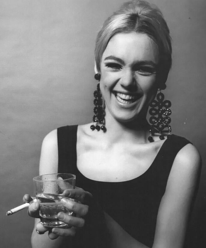 Andy Warhol\un elma ekeri.. \"Happy Birthday Edie Sedgwick!\" 