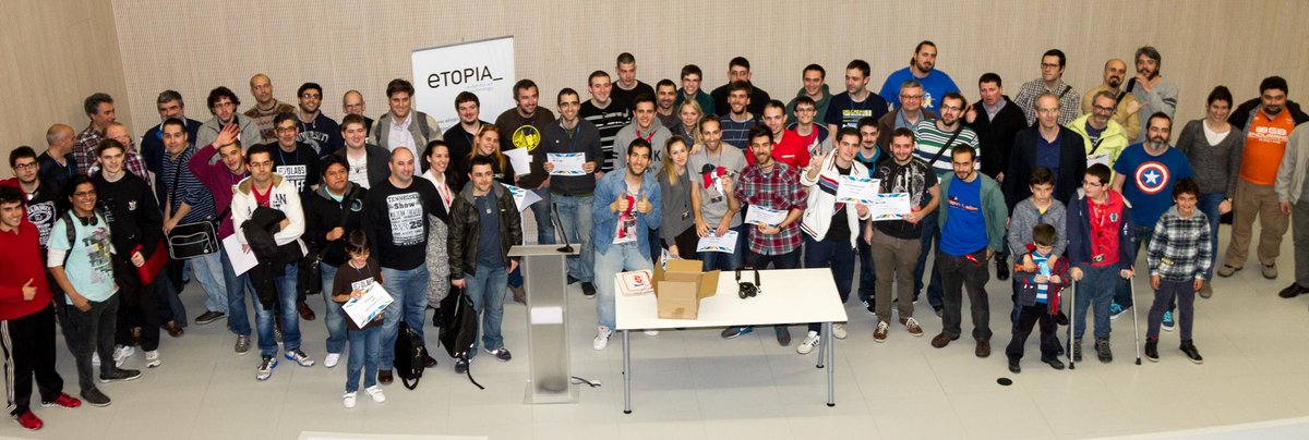 LuisMartinNuez's tweet image. Remember how we finished the @ArduinoDayZgz @arduino #arduinod15 #arduino