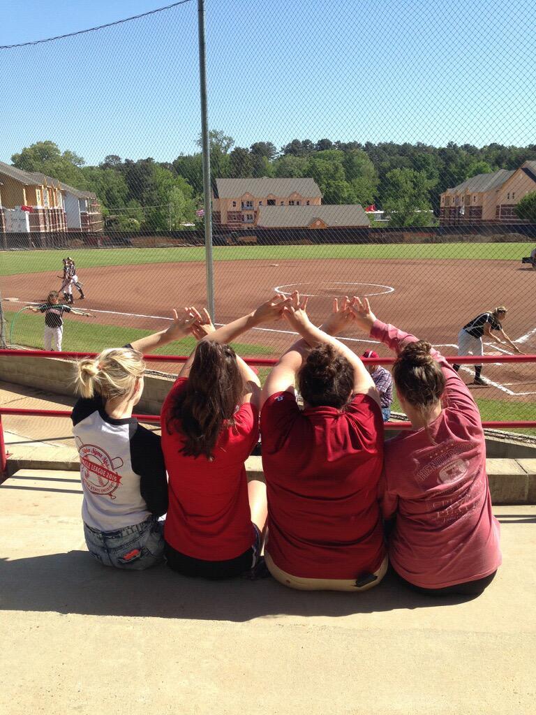 ASABetaMu's tweet image. Enjoying some Reddie Softball on this pretty day! #HSUGREEK #HSUGW2015 #BetaMu