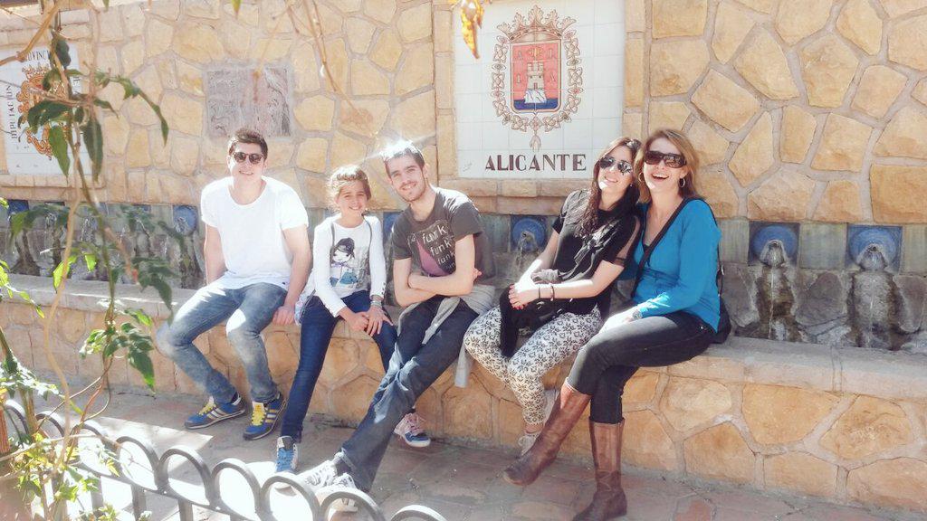 eoqg's tweet photo. Día en familia ➕1 👉 😍😘😘 http://t.co/3NBAQzsDh3