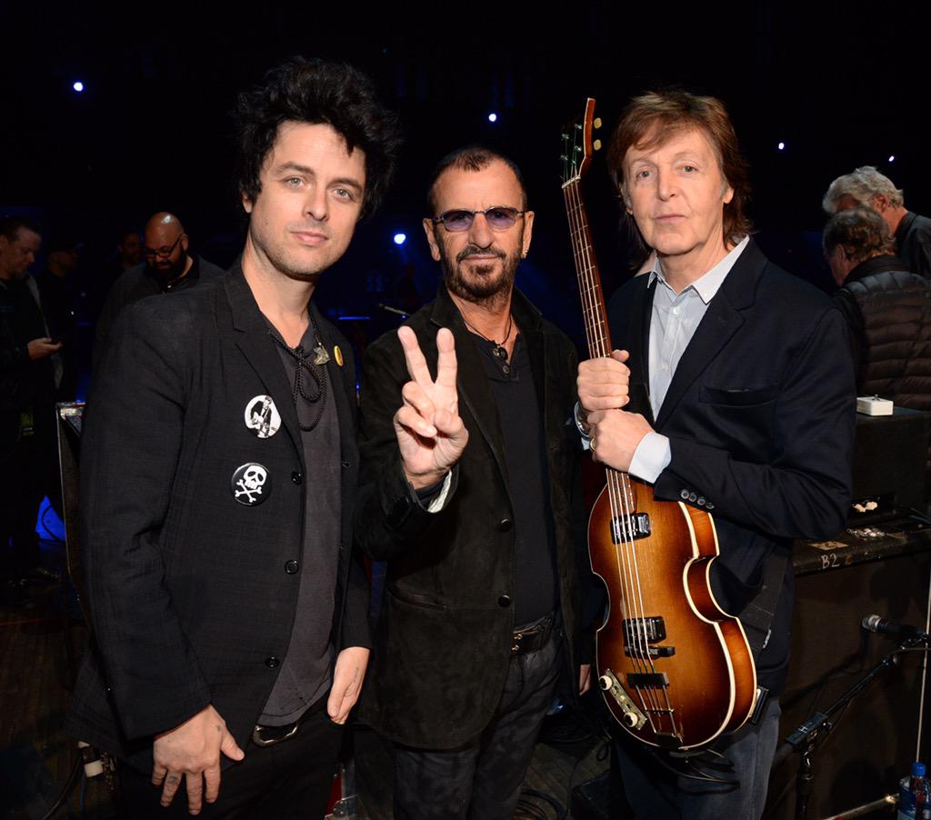 ringostarrmusic's tweet photo. Green Ringo day McCartney my thanks to everyone on the rock 'n roll Hall of Fame peace and love 😎✌️🌟💖👏🍒 http://t.co/N01c8EwFAe