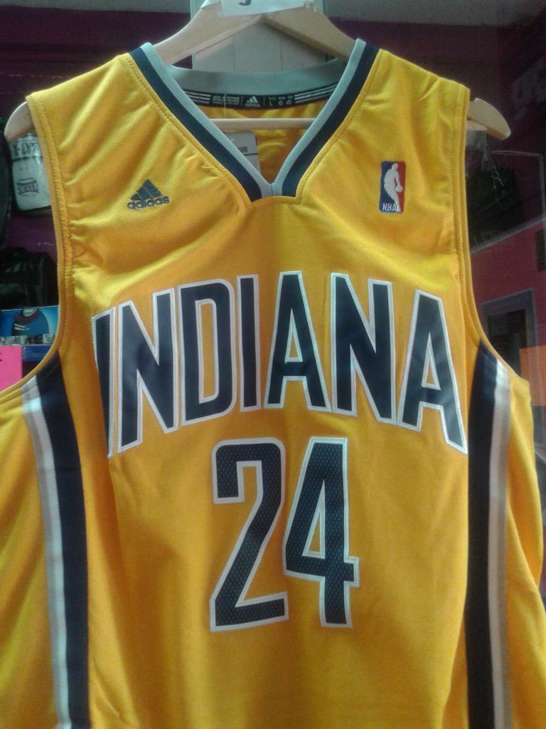 suplementosropa's tweet photo. Camisetas NBA a buen precio. 

Pregunta por tu favorita! http://t.co/YRXLyEwMKL