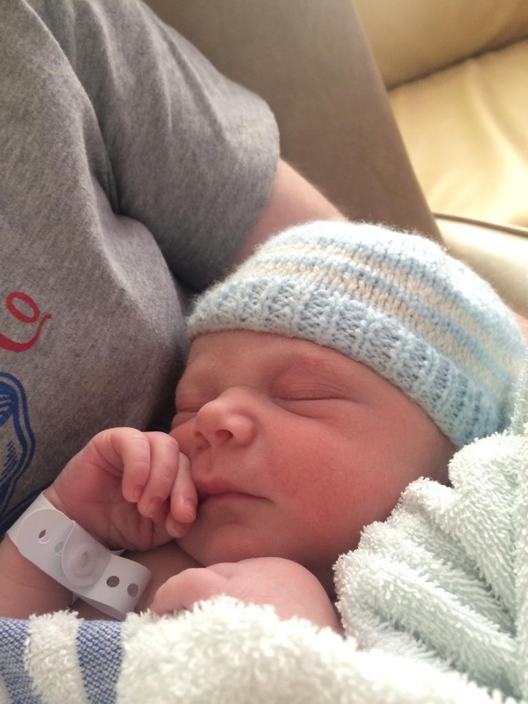 Very happy to announce the safe arrival of Freddie Davis born 2day at 08:08 weighing 7lb4oz. Mum &amp; dad very proud :)