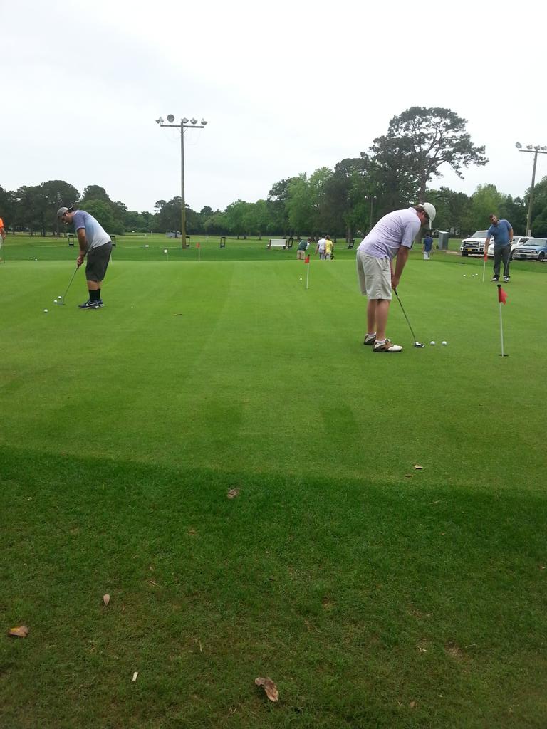 jda143's tweet photo. Closed range #scrubscheckinout #shouldastayedathome  #gimmesomeroom http://t.co/IbXmAS2tCQ