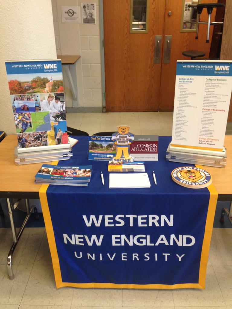 Golden Bear made his first 2 high school visits today and is now <a href="/SherwoodHS/">Sherwood High School</a> for their college fair. #WNESpirit