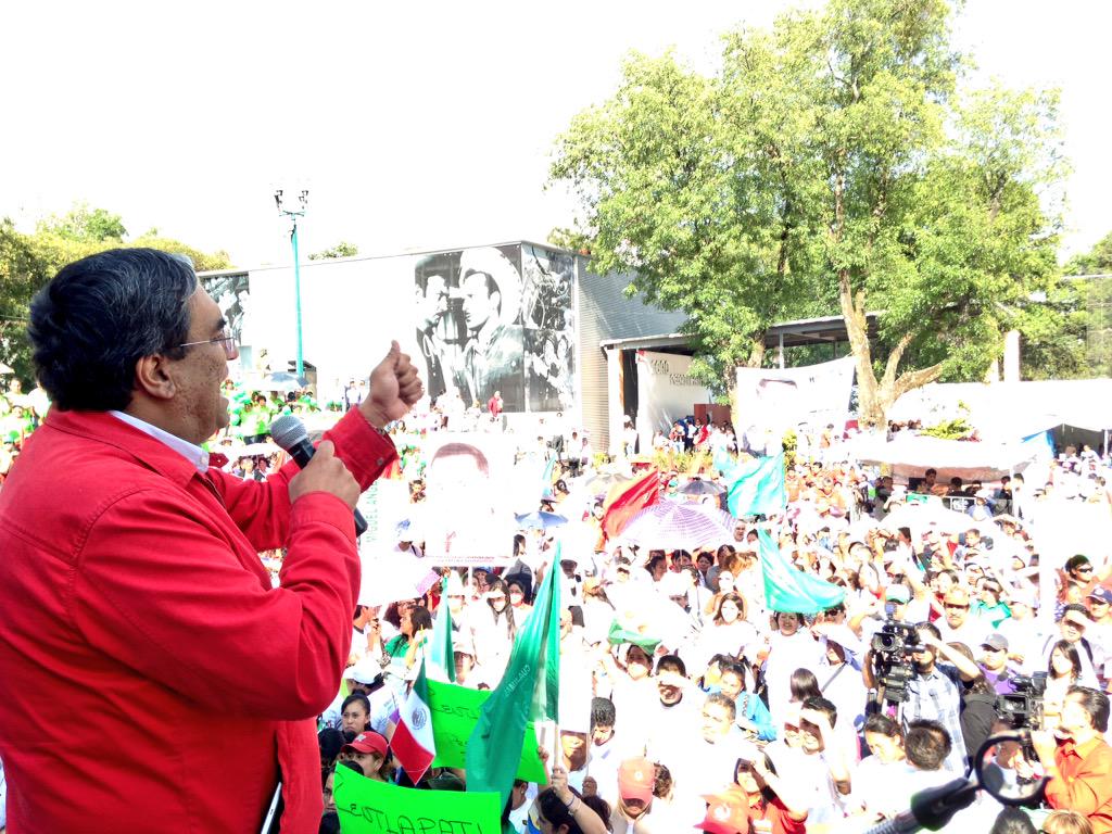 MauricioLopezV's tweet photo. Con @Migel_ange @AdrianRubalcava y @LaraPaola1 vamos a ganar Cuajimalpa para darle continuidad a un buen gobierno http://t.co/J0ppEfg9ok