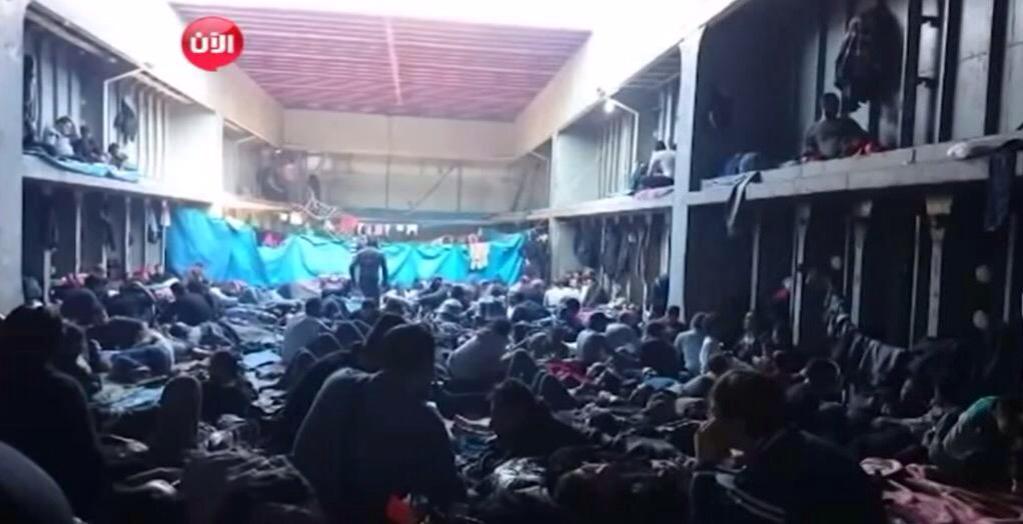 MonicaCarrillo's tweet photo. Fotos tomadas por un sirio que viajaba en barco de Turquía a Italia. Así es su trayecto. 
Vía @jenanmoussa http://t.co/2KOFasNG4V