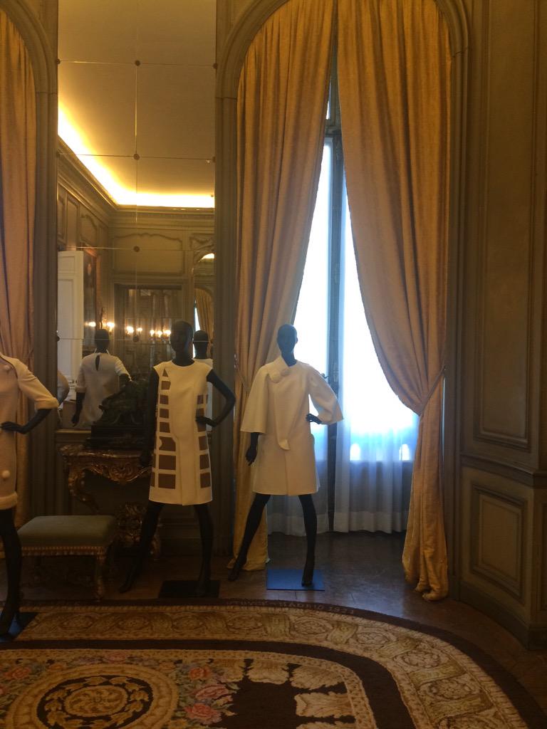 LombaModesto's tweet photo. MADRID-DEVOTA&amp;LOMBA-PARIS http://t.co/z2sjvaWkxs