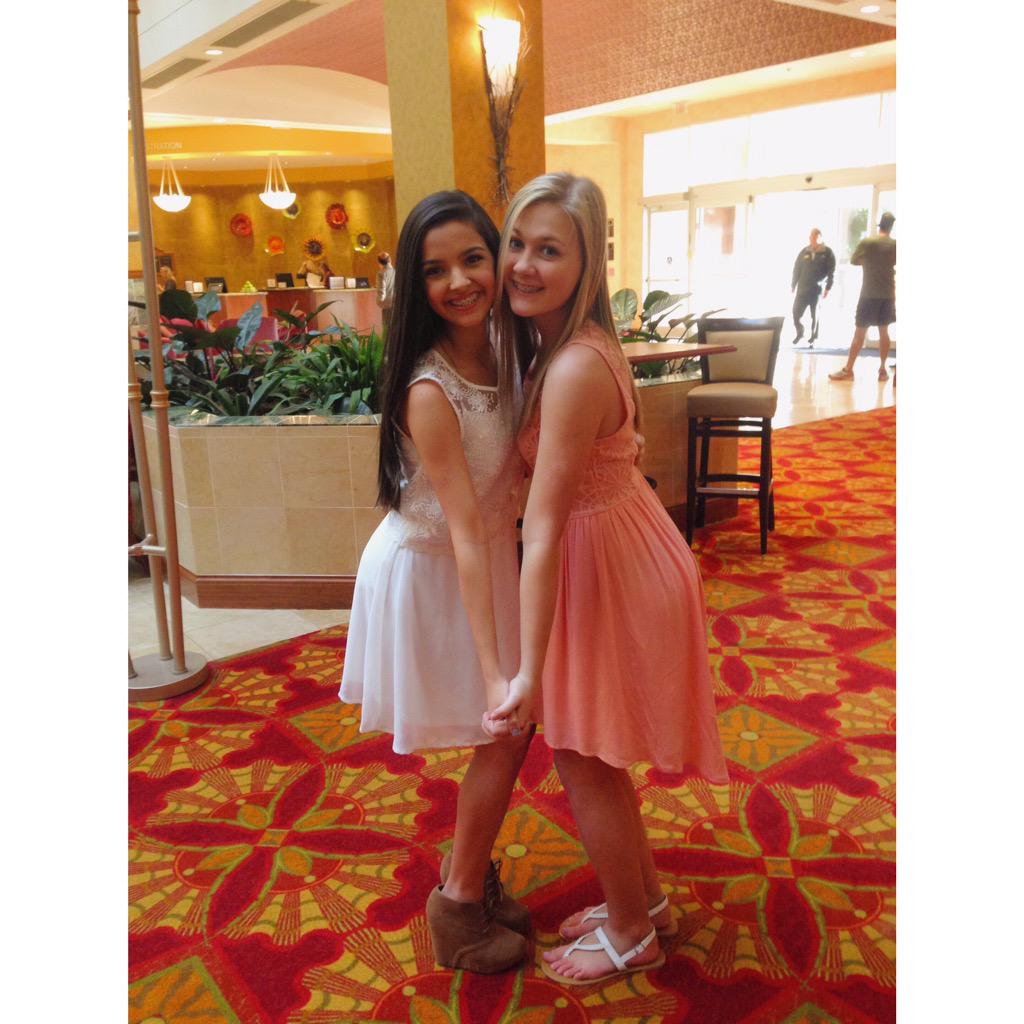 _andreafitz12's tweet photo. killin' it at the Walsworth Banquet👸🏽👸🏼 #aspabestdressed2015 http://t.co/jmby4BxBVI