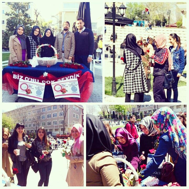 Kutlu Doğum Haftasında Kampüs İçesinde Stand Açarak Gül ve Hadis-i Şerif Dağıtımı Yaptık...