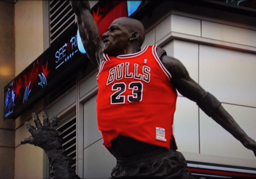 mitchell_ness's tweet photo. 23 @chicagobulls @NBA @UnitedCenter #NBAPlayoffs #mnspotted #mnjersey http://t.co/EG5HkT2xWN