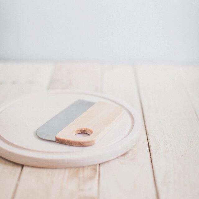 Workshopliving's tweet photo. #workshopliving #simpleliving #doughknife #breadboard #brighton http://t.co/Y1stTKolyM